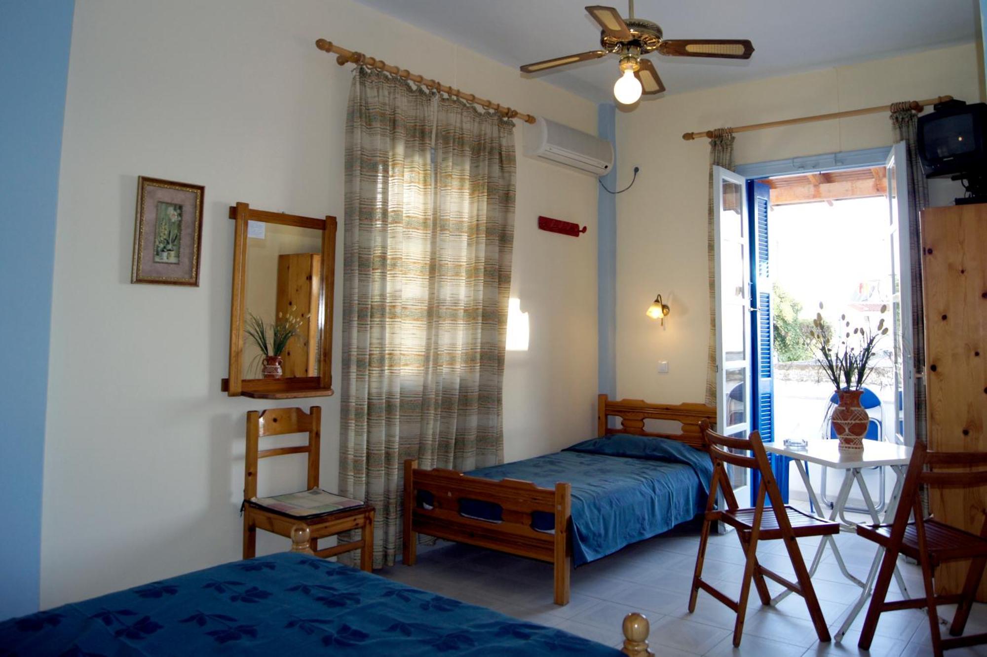 Idroussa Apartman Bací Szoba fotó